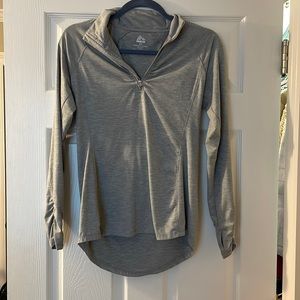 Long sleeve active top